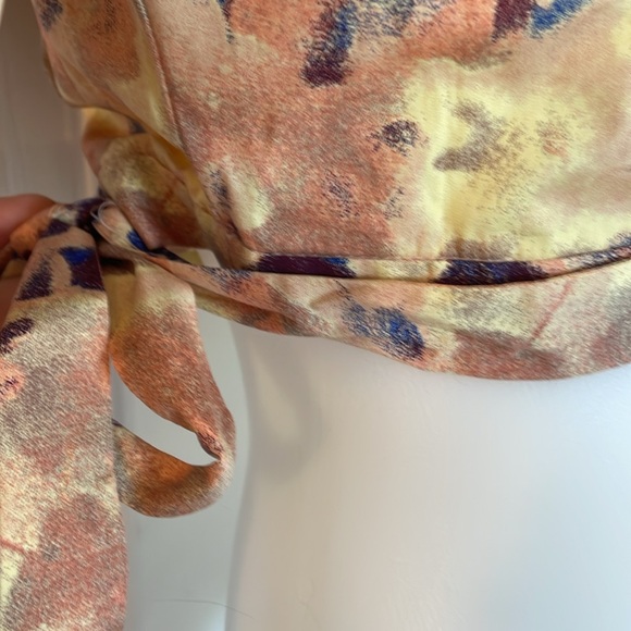 OPEN EDIT YELLOW MELLOW GINKO FLORAL MUTED WRAP CROP TOP BLOUSE SIDE TIE SZ XS - Picture 9 of 13